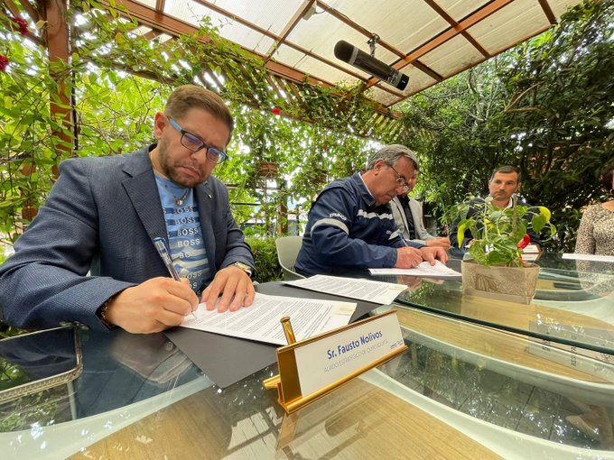 Obras Quito tweet media