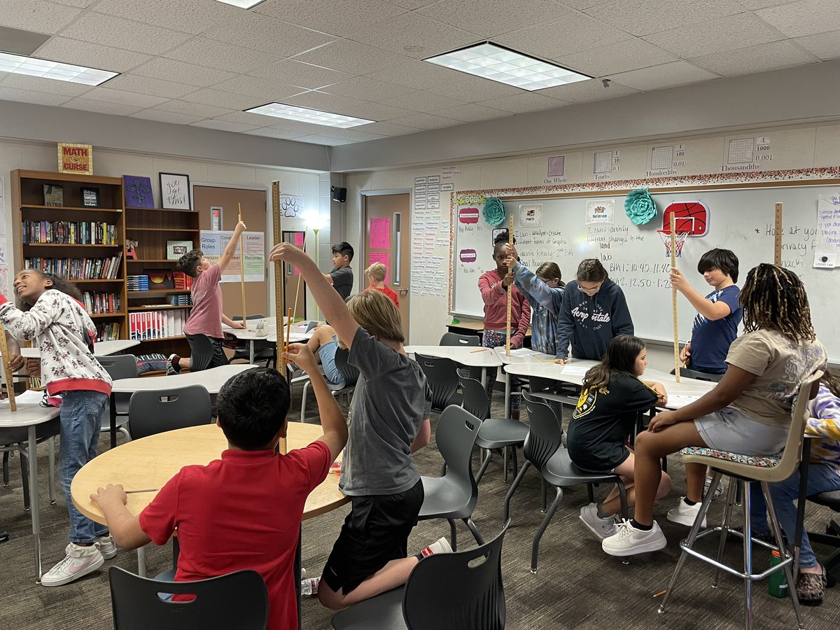 Ms_Istre5's tweet image. Taking data, creating graphs and having fun with Pencil Bounce activity! @HumbleElemMath @HumbleISD_PFE @JayTheEducator #fifthisthebest #data #funwithmath