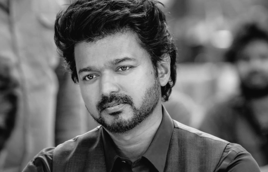 IndianBoxfice's tweet photo. Who is the King Of Box Office Among the 2  ? 

          #Vijay 🔄                          #Suriya ❤ https://t.co/ulIJHGNAcH