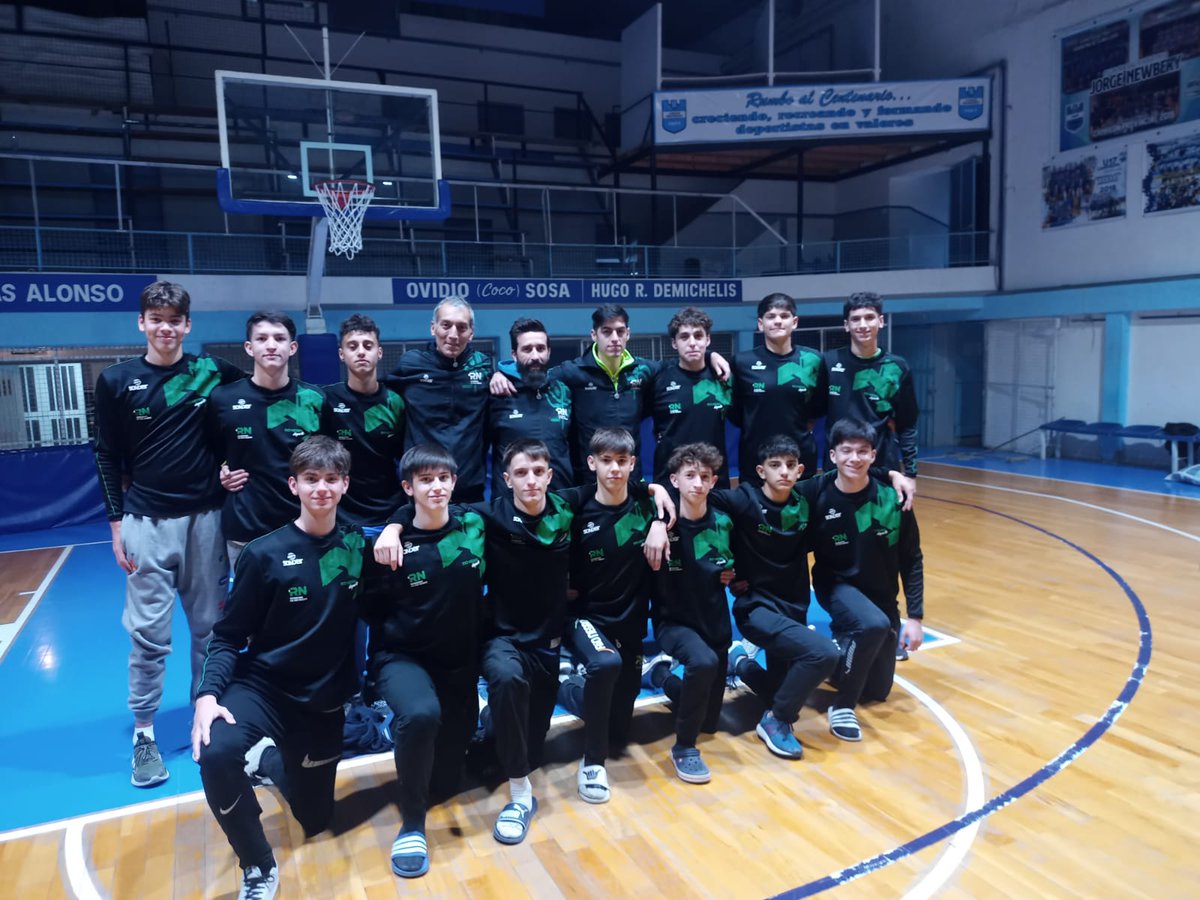 BasquetRioNegro's tweet photo. 🏀 Nuestro seleccionado U15 Masculino ya se encuentra en Mar del Plata. A las 19hs, se viene el debut ante Mendoza en cancha de Quilmes. ¡Vamos chicos! 💪

⏯️Lo ves en vivo por @basquetpasstv
 
🔴🔵 https://t.co/nIl244qY1Z