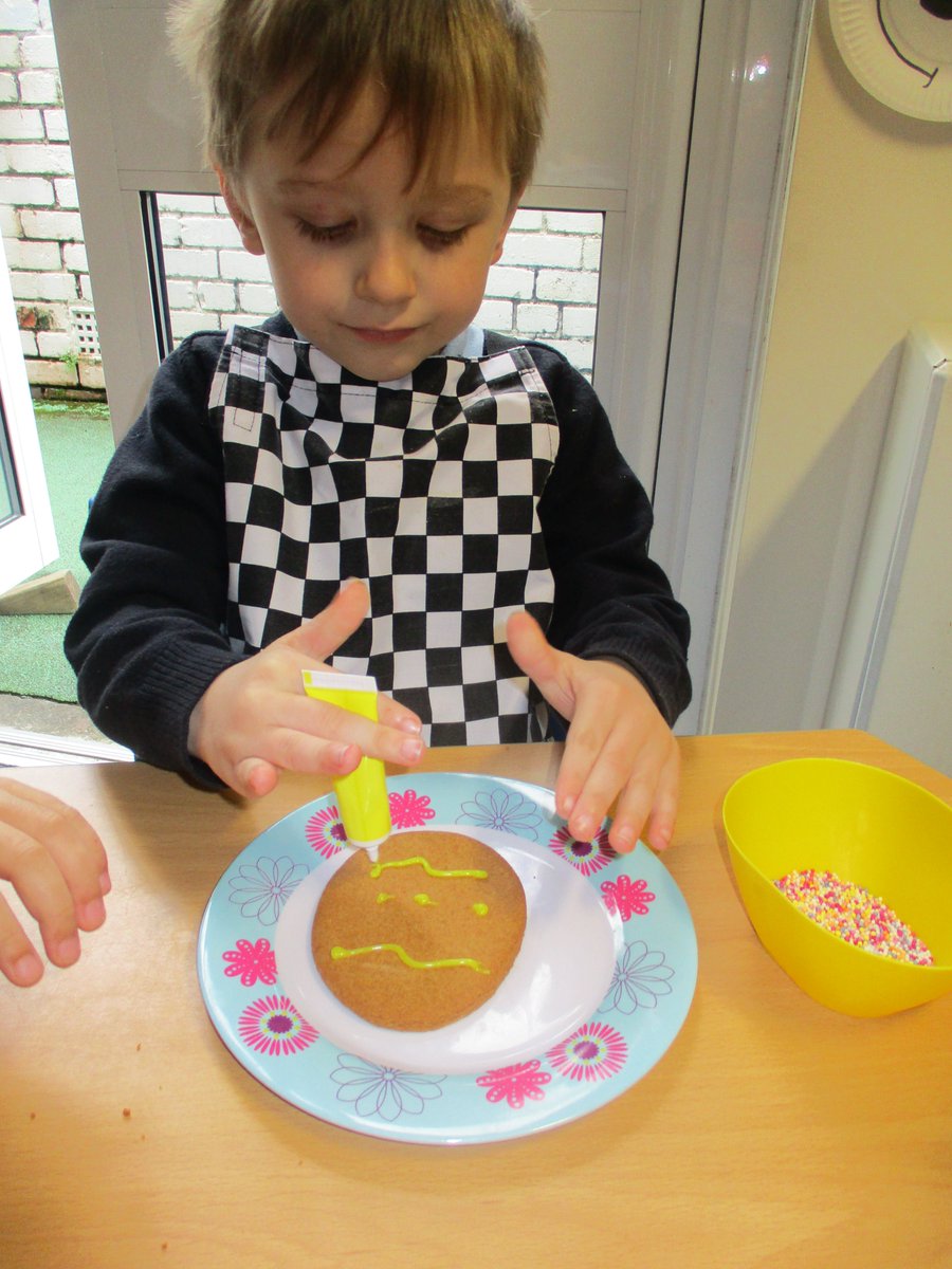 1J_MrsJ's tweet photo. 1J have have enjoyed getting ready for our Easter celebration making biscuits. @ololprimary_HT #Makeadiference #DTOLOL https://t.co/1wKv080ZBm