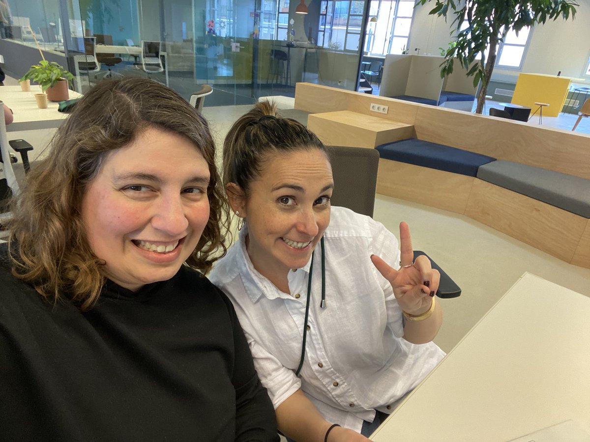 nhan_bcn's tweet image. Compartiendo un buen rato de la mano de @carlosble y @Marietait3 en su curso de #sustainableCoding