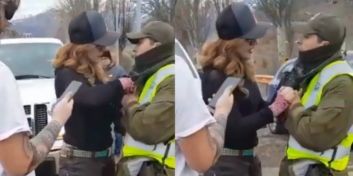 ClpStmith's tweet photo. Esta mujer que agredió a un Carabinero que condena tendría con el nuevo marco jurídico? 🤔 https://t.co/iva0aG3ZJg
