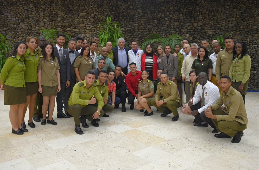 Nuestro reconocimiento a los jóvenes que recibieron  este miércoles la orden Julio Antonio Mella, la medalla José Antonio Echeverría y la Abel Santamaría Cuadrado, a los centros a los que se le otorgó la bandera de honor de <a href="/UJCdeCuba/">UJC de Cuba</a>. Sigamos soñando y haciendo #UnaMejorJuventud