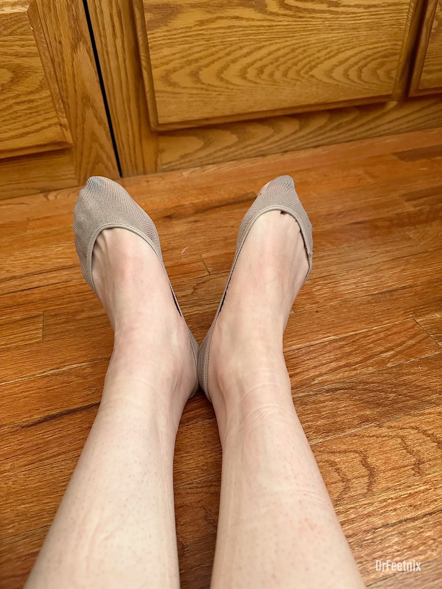 PhoenixIvy88's tweet photo. Like to see my toes nude 💋🦶 https://t.co/FZYb8G7NV8