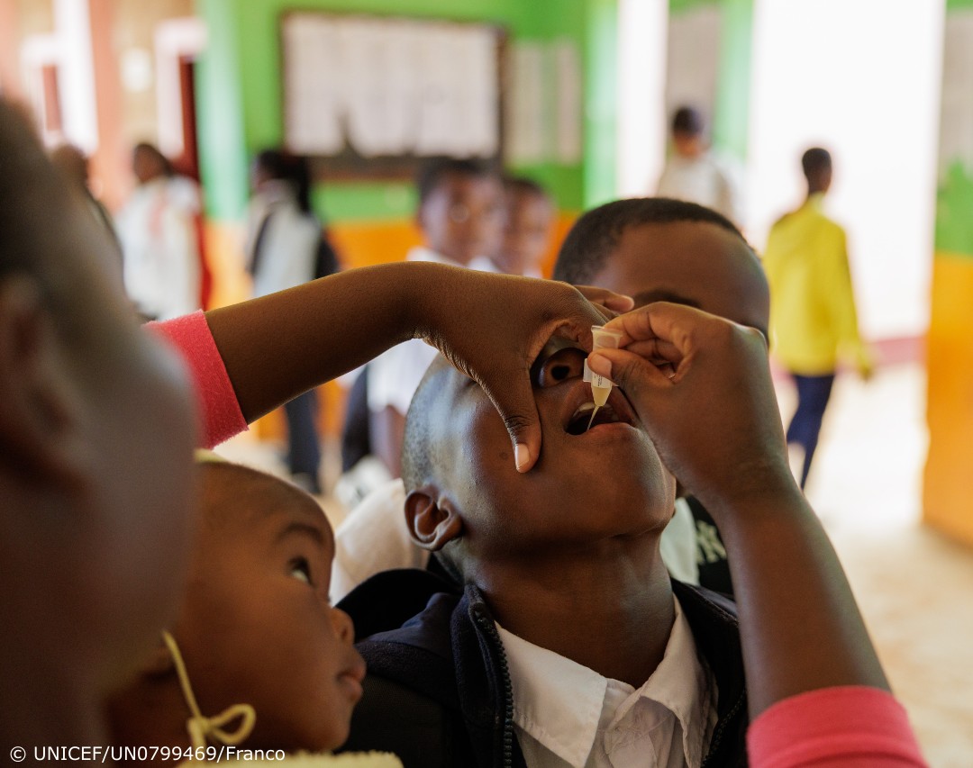 UNICEF's tweet photo. Following a cholera outbreak in Mozambique, UNICEF is helping protect children with vaccinations and education on good hygiene practices. https://t.co/OGihhOolnI