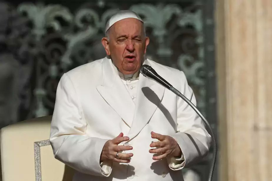 HotdropsLayer2's tweet photo. Pap François ki gen vrè non #JorgeMarioBergoglio, entène lopital depi madi 28 mas 2023 nan kapital peyi Itali, #Wòm ak yon enfeksyon ki anpeche li byen respire. Genyen divès alèt sou chèf Legliz Katolik la ki gen 86 lane, k ap soufri ak pwoblèm sante kwonik.
@LCI @centrealaune https://t.co/NbfnApS3NI