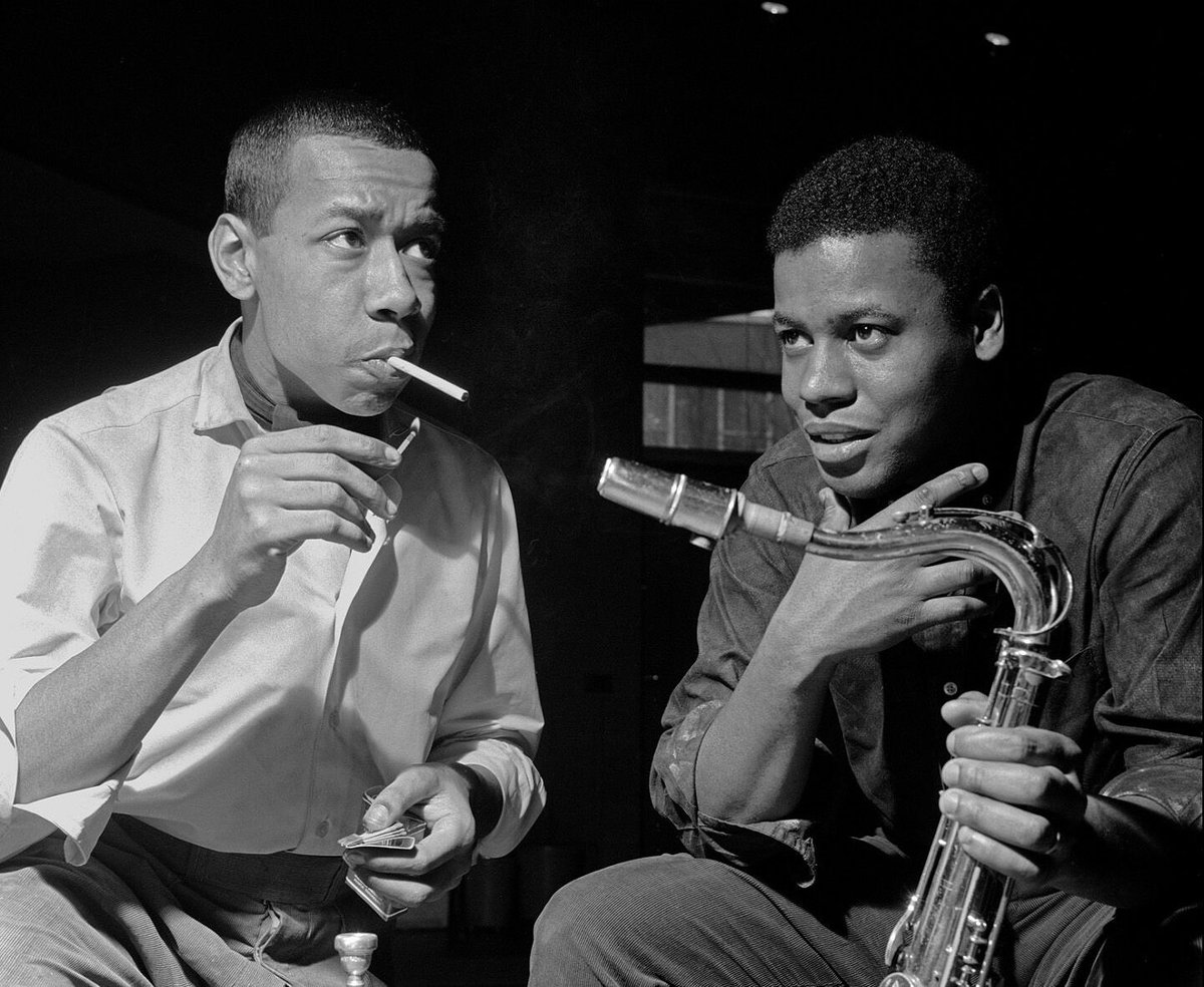 jazzisdeadco's tweet image. A meeting of the minds: #LeeMorgan &amp;amp; #WayneShorter photographed by #FrancisWolff 🐐🐐🐐