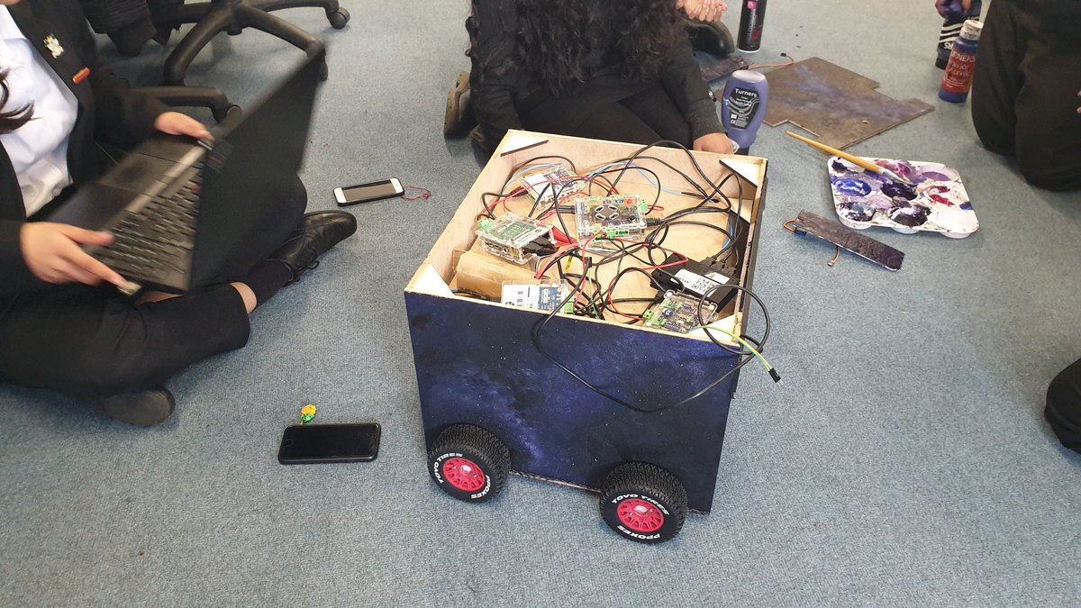 LangleyGS_Tech's tweet image. Year 12 apply some last minute touch-ups to their robot in preparation for Saturday.
#stem #robotics #srobo2023 #srobo