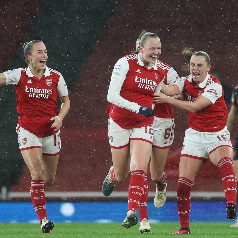 ArsenalWFC's tweet photo. 5,000 TICKETS SOLD ALREADY 🤯

Gooners, you are unbelievable ❤️

Don't miss out on our historic @UWCL semi-final at Emirates Stadium - get your tickets now! 💫