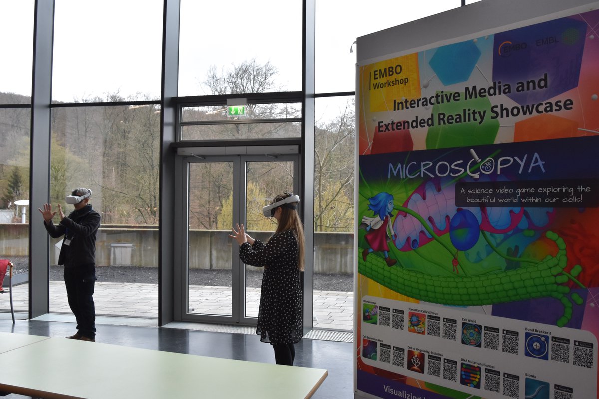 EMBLEvents's tweet photo. Have you checked out the VR exhibit at #VIZBI? Don't miss out on this fun experience!💚🤖 https://t.co/JoZ5FRRHIf