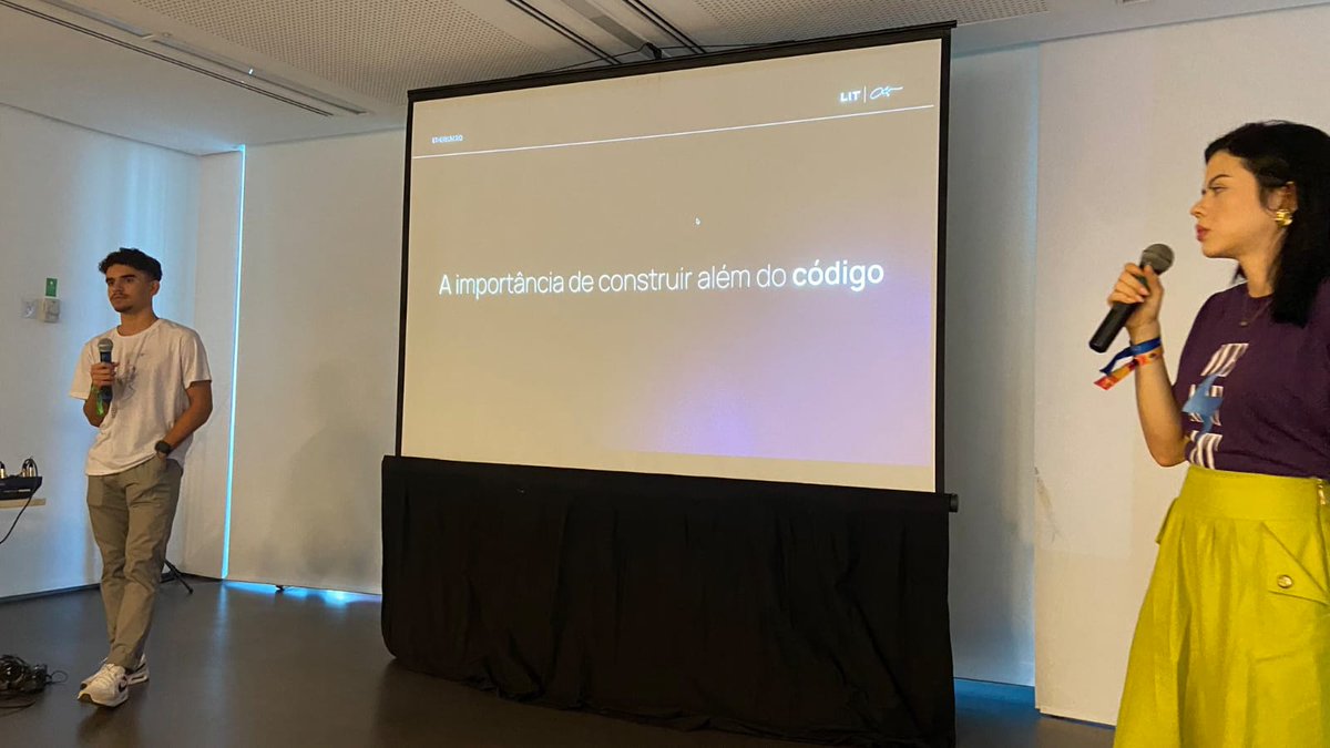 Thetryum tweet media