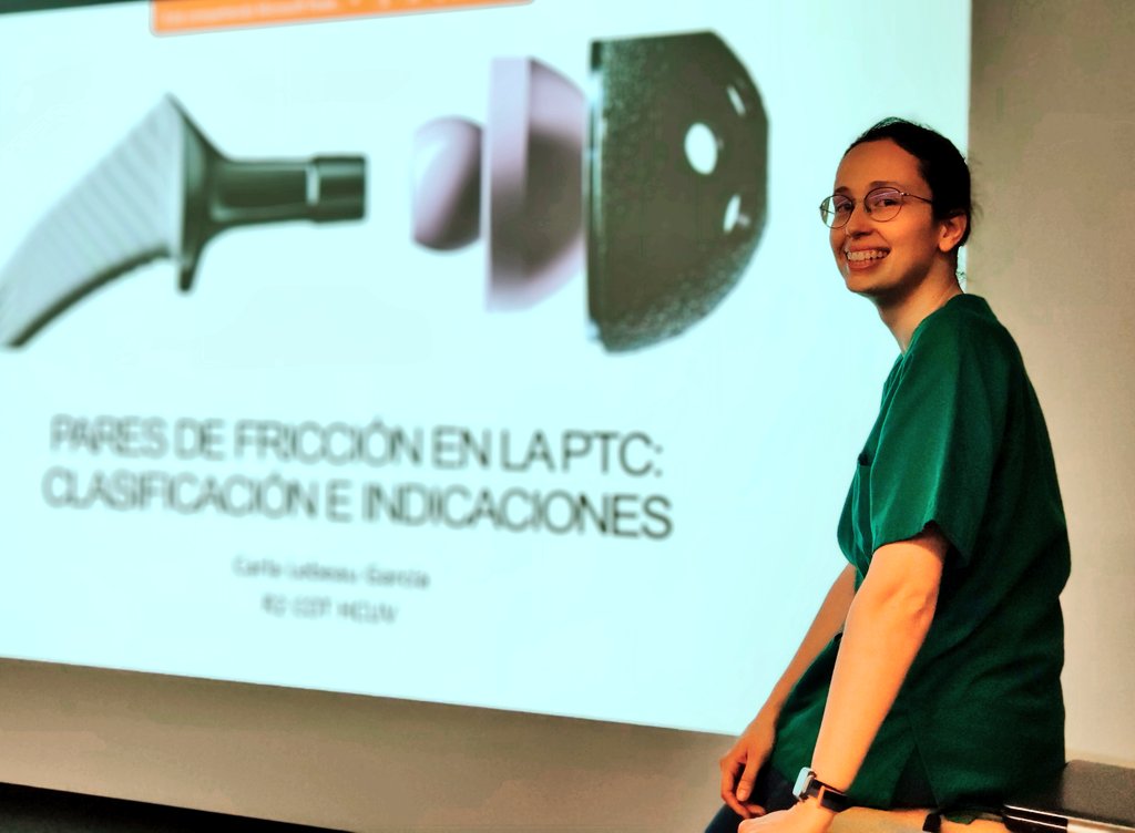 Cot_clinico_VLC's tweet photo. La #tribología es una ciencia a caballo entre la ingeniería y la especialidad de trauma
La Dra Lebeau nos instruye en esta disciplina básica.

🔹Pares de fricción en la prótesis de cadera🔹 

charla @incliva_iis del servicio @Cot_clinico_VLC
@GVAclinic 

#tribology
#mir2023 #MIR https://t.co/C2Bi3ibdi3