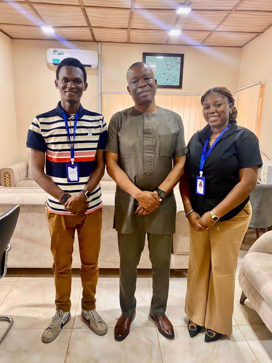 WestAfricaWome2's tweet photo. The Program Director and Program Coordinator of West Africa Women and Girls Empowerment engaged the Chairman of the PPRC towards our Conference of Diplomacy as a part of our commitment to campaigning for peaceful elections in Sierra Leone.
#PEACEDAENAWEHAN. https://t.co/OU3crH3DNu