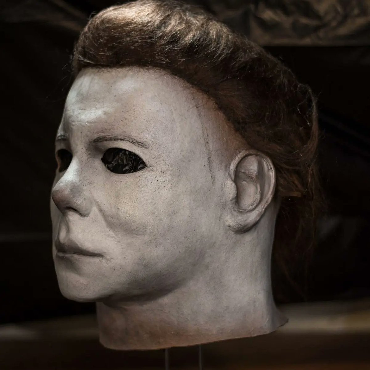 billyodst94's tweet photo. This thing is nasty and also has direct lineage.  #michaelmyers #halloween #johncarpenter #latexmask #horror https://t.co/JnJCrC4es4