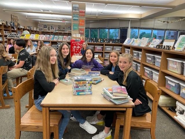mjhsbears's tweet photo. MJH students have been creating book spine poetry in the library this week.  We've heard some great poetry! https://t.co/baDP55eu4n