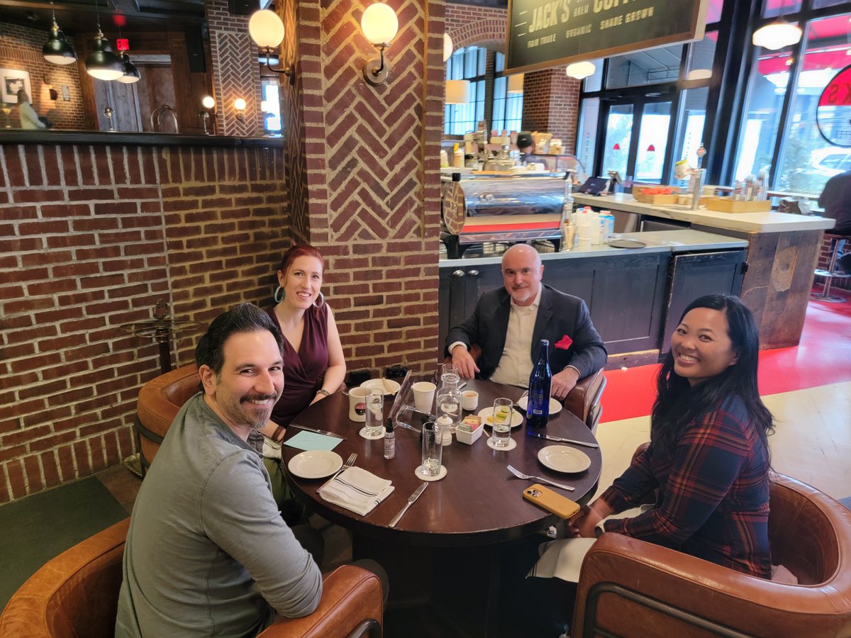jennaquino25's tweet photo. More photos from The Great Audiobook Adventure & Momentum Club lunch at The Roxy! Thank you John McElroy, @ljaudiobooks, @allisondlight, @jessicakayeEsq, Stephanie Cicatiello, and @taviagilbert for attending. #actor #voiceactor #globalactor #narrator #APAC2023 https://t.co/d2F28JstlF