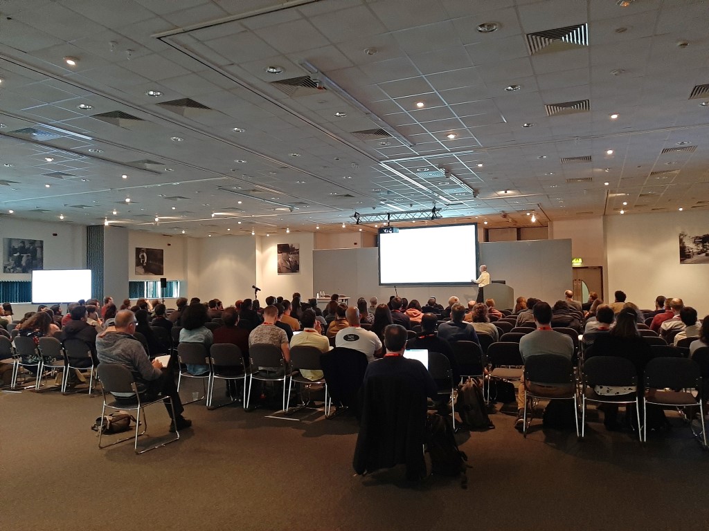 HgtConventions's tweet photo. The Physics of Life #conference wraps up today. It's been a pleasure hosting all the great minds working in science at the interface between #physics and #biology. Hope you enjoyed #Harrogate!
@PhysicsofLifeUK #POL23 #conferencevenue #auditorium #hcc https://t.co/157KLMvhlY