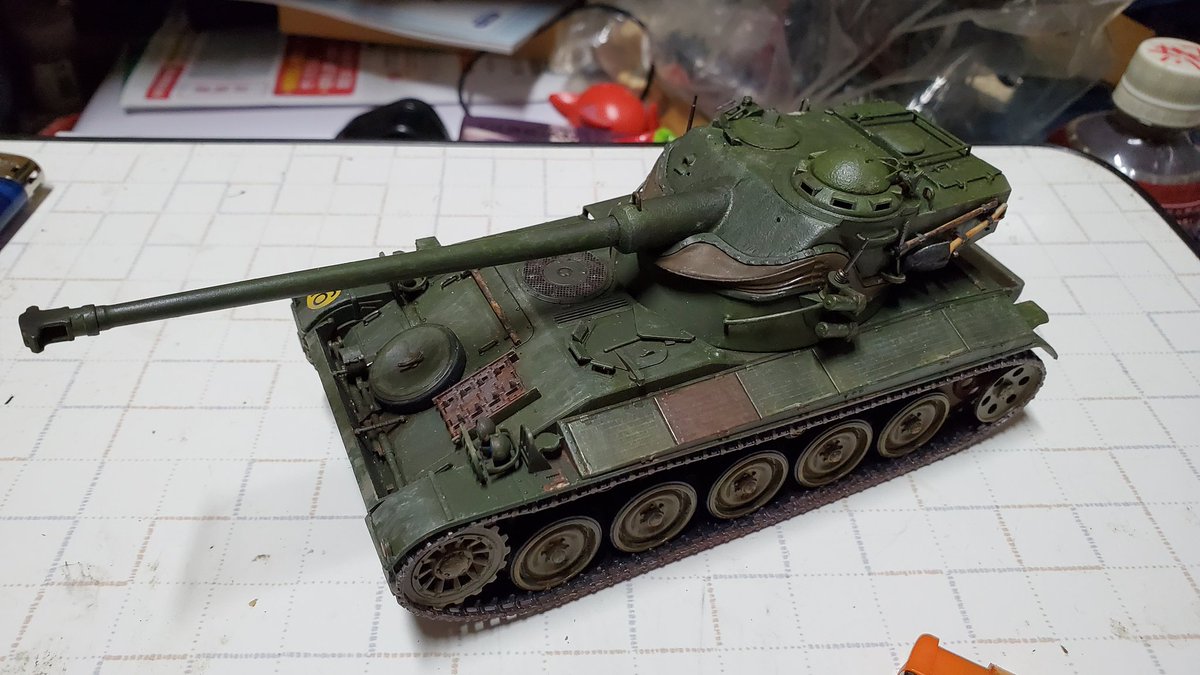 spawn4415's tweet image. タミヤ1/35フランス軽戦車　AMX-13です。汚しは控えめにしたつもりですがどうでしょう？
#タミヤ 
#筆塗り 
#ファレホ