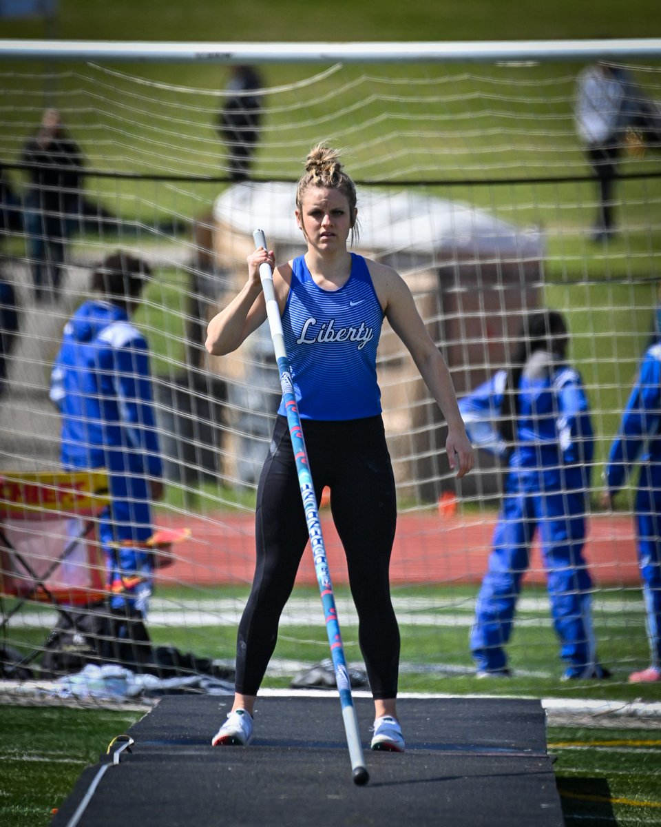 LIBERTYTF's tweet photo. Rachel Homoly (SR) qualifies for the Texas Relays!  You can watch the #6 rated high school pole vaulter in the nation compete on the Longhorn Network (LHN) on Saturday, April 1st at 9:30 CST.  If you've never seen her jump, check this out!
https://t.co/NrMsVevmyd https://t.co/glMj8DVrMW