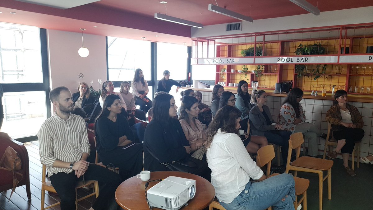Fabianah76's tweet photo. 1er. Taller de Equidad de Género de @CutiUy Experiencias de empresas de la Comisión de Equidad de  Género GRACIAS @Abstractauy @endava @Globant @hikko_is @moove_it @TheseUy https://t.co/VfJ13zKQlP