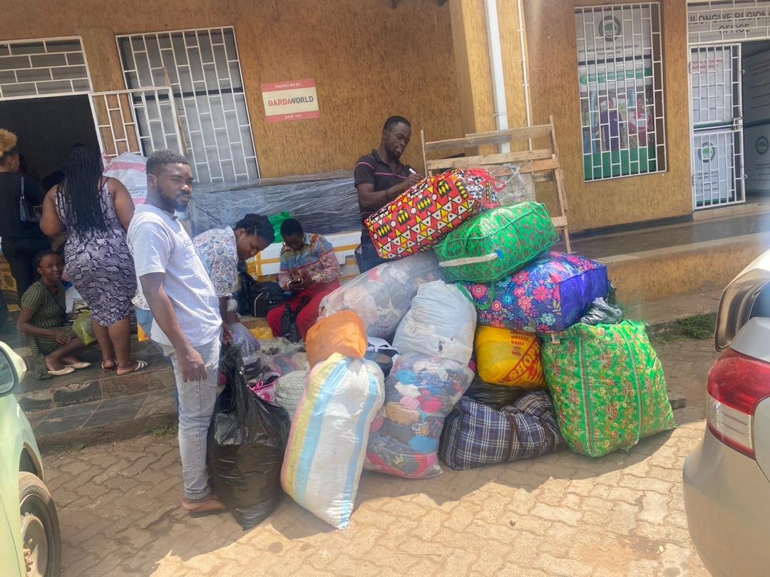 yofonatmw's tweet photo. Today we have dispatched the assorted items through our focal team @MzatiYouthOrg , we collected with SAT Youth Hub in Lilongwe City responding to the effects Cyclone Freddy has caused in the southern part of Malawi. @NycomMalawi , @Redcross @GP_Malawi @YouthWaveMalawi https://t.co/pcahtAn5mu
