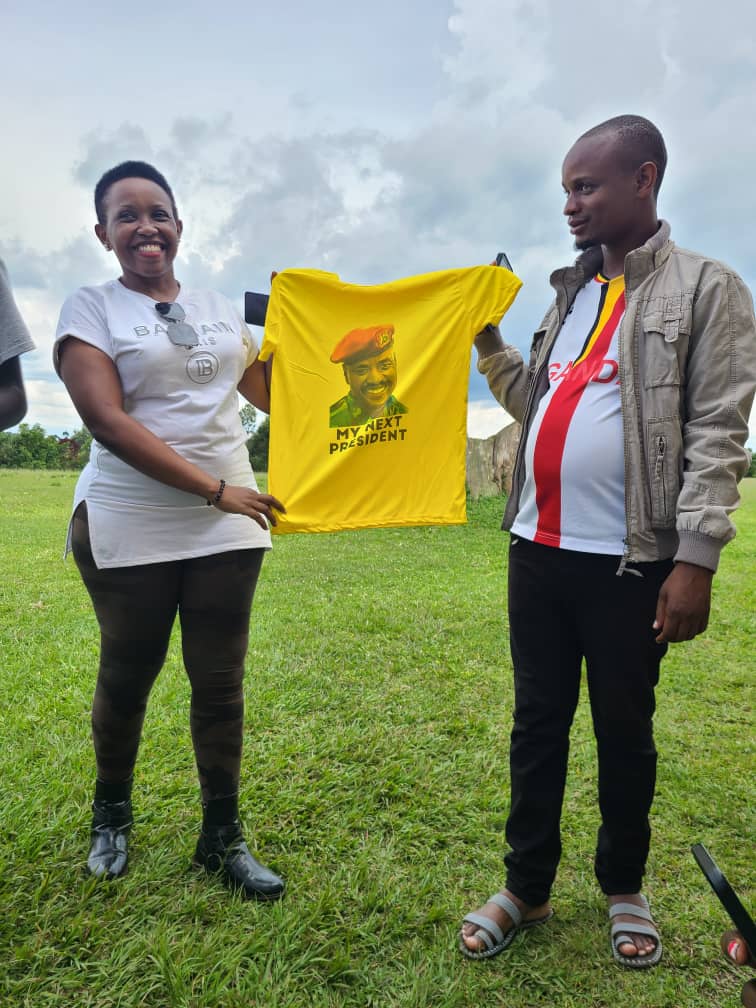 Judith_Mukidi's tweet photo. CEO Tooro NEWS embraces the generational cause @mkainerugaba https://t.co/T3xUB3Yqha