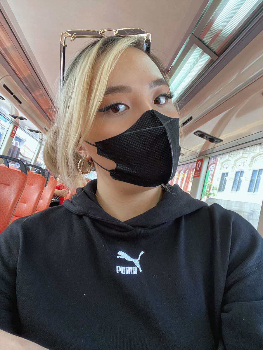 djalice1075's tweet photo. I think I took the wrong bus 🤔🚌

Good thing I wore this comfy set from @PUMAPH_official 🖤

https://t.co/LBxkXohDT0 https://t.co/Lhh3ycwjVk