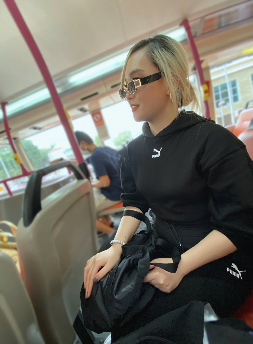 djalice1075's tweet photo. I think I took the wrong bus 🤔🚌

Good thing I wore this comfy set from @PUMAPH_official 🖤

https://t.co/LBxkXohDT0 https://t.co/Lhh3ycwjVk