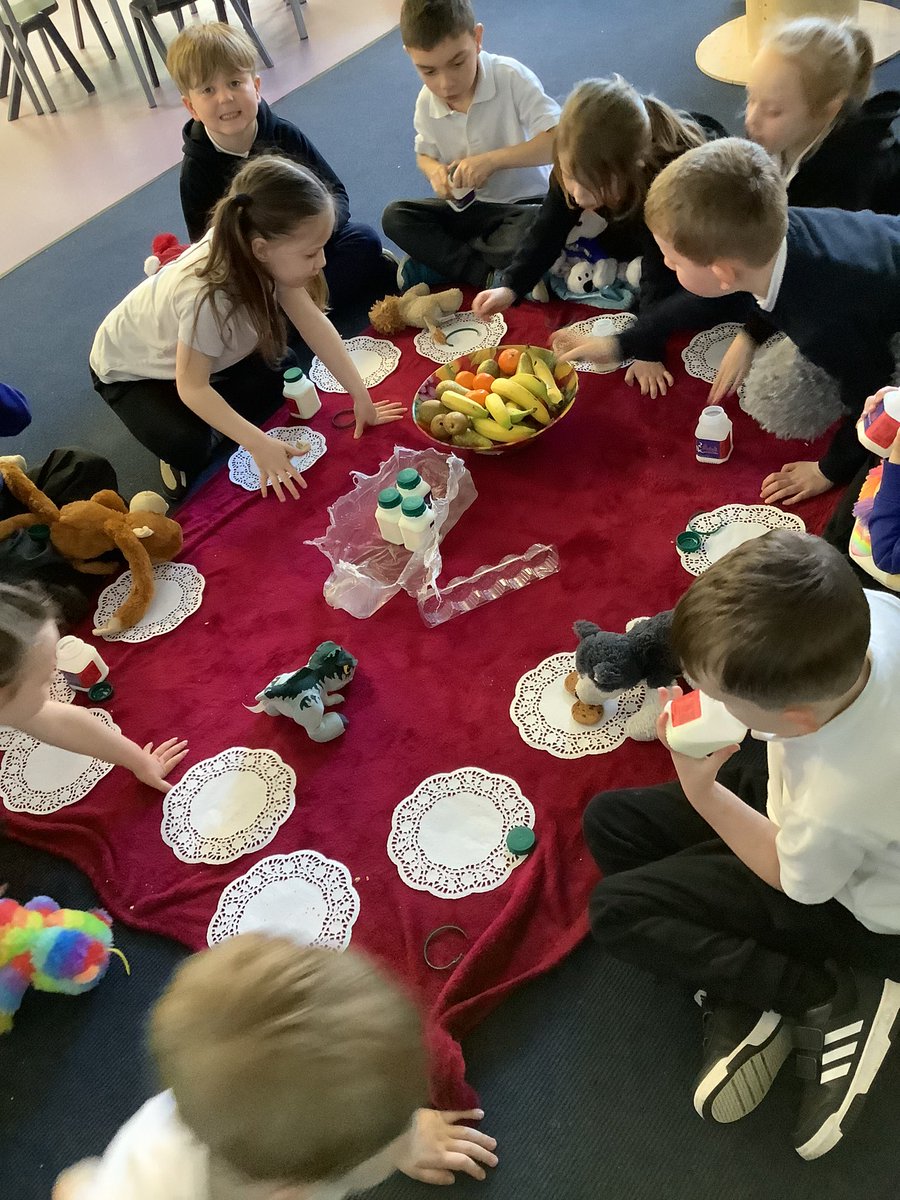 Wfp_Willow's tweet photo. We’ve had a lovely, long awaited teddy bears’ picnic today 🐻 https://t.co/lneLTmTd4v