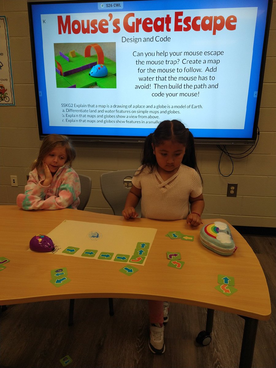 rbassteacher's tweet photo. Kindergarten students in our Maker Space lab. @CMCSIWarriors https://t.co/2wC9IdkFHs