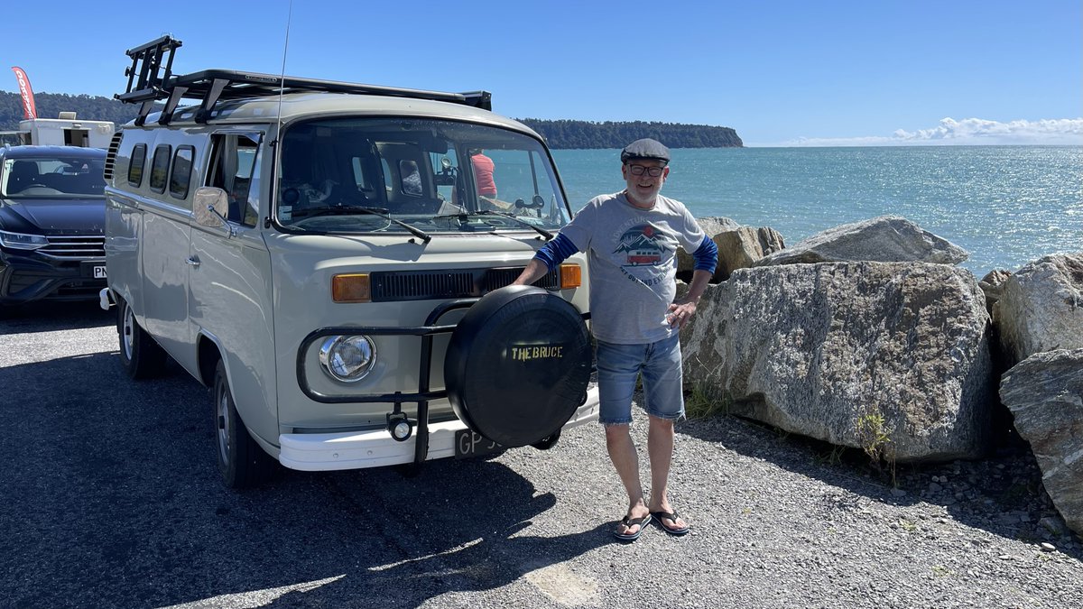 bfpix's tweet image. You couldn't make this Brucie Bonus up.... Bruce with kombi The Bruce, at Bruce Bay, South Island, New Zealand, photo by Bruce Robinson. Feb 2023