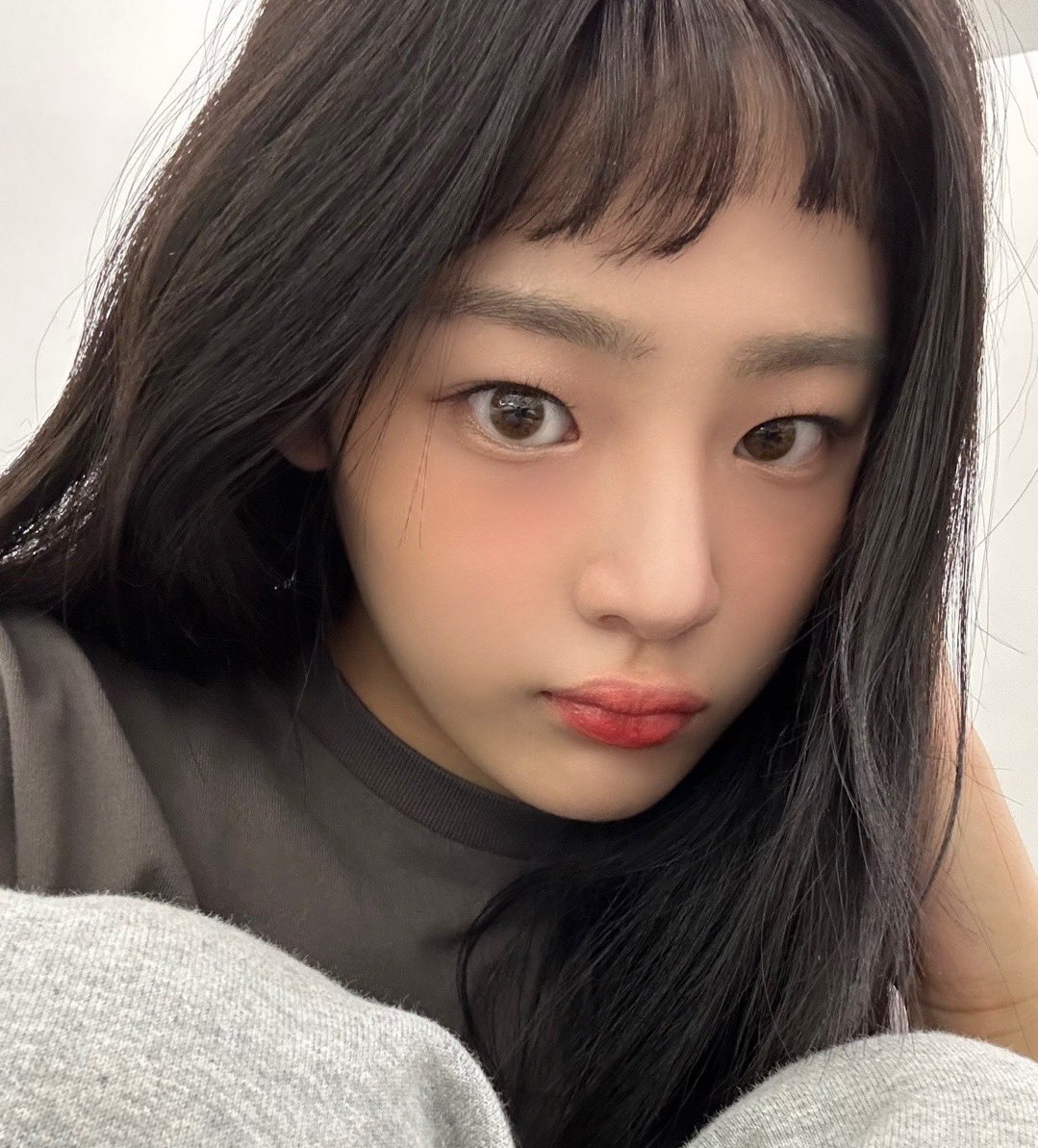 น้องมินจีลุคหน้าม้าดีต่อใจสุดๆ มีความเร้กอยู่มากเลยค่ะ ตะเร้กของบันนี่ส์🧸👩🏻🧚🏻‍♀️💖