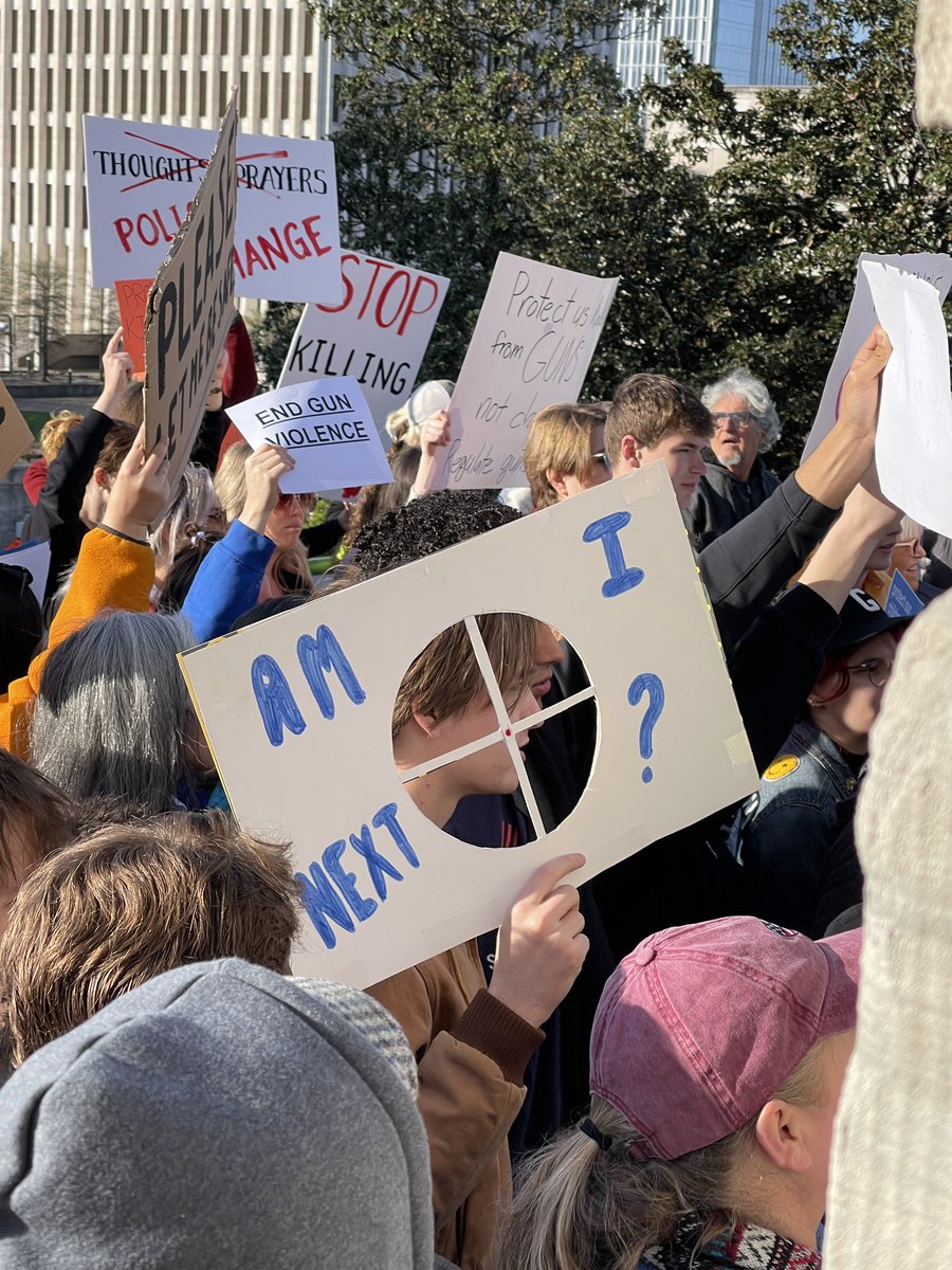 jacksondreyer's tweet photo. Happening now in Nashville #NashvilleProtest #GunProtest https://t.co/B5Z8p6KFqI