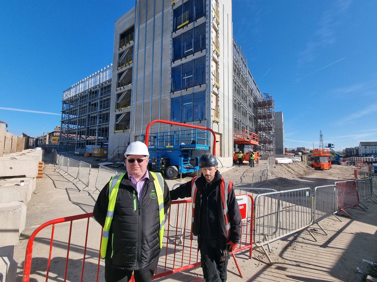 DES is pleased to report that the new Blackpool Multi-Storey Car Park electrical installation is progressing well. Contract Manager Lee Niven (left) and Site Manager Mark Brittain met on-site yesterday to review the programme. #electricalcontractor #blackpool #northwest ⚡️