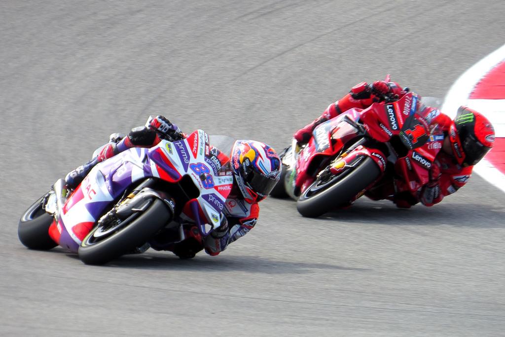 Vislink's tweet photo. ๐๏ธ Rev up your engines, because the new #MotoGP season has begun! ๐ We are excited to announce that Dorna Sports is once again producing the races, using no less than 35 of our high-quality #RF links. ๐
๐ #Vislink #DornaSports #RFLinks #AtTheHeartOfTheAction #FutureIsNow https://t.co/BEc1THBwoV