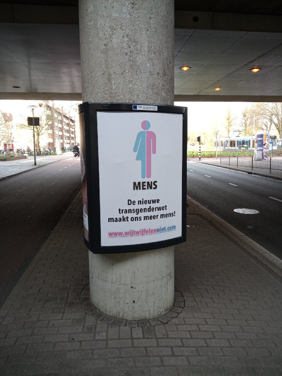 amsterdampride's tweet image. Deze week zijn wij onze landelijke campagne begonnen en hebben heel Nederland vol gehangen met onze posters. Wil je de waarheid weten achter de nieuwe transgenderwet, bezoek de website wijtwijfelenniet.com
