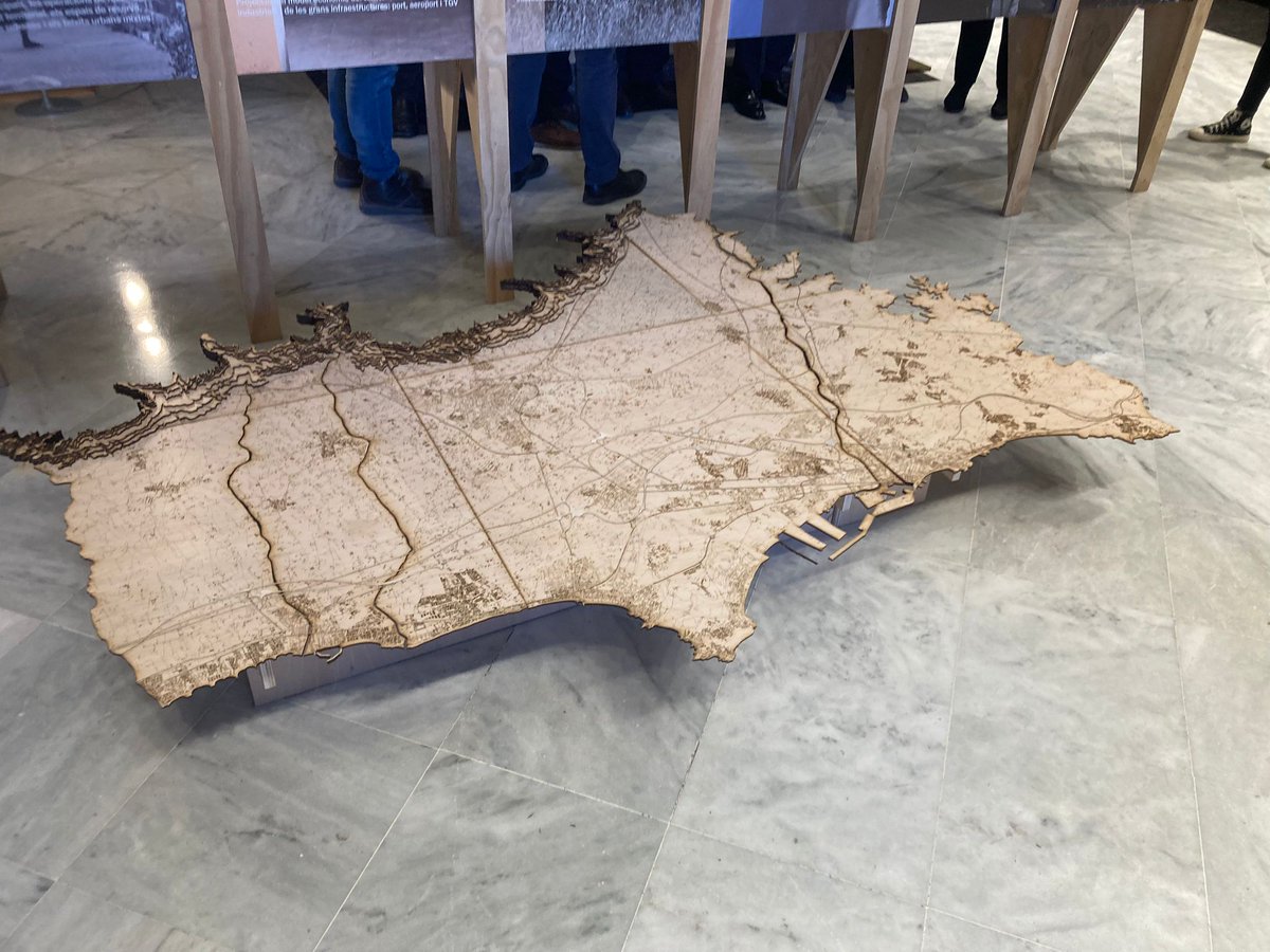 🚘Ahir es va inaugurar l'exposició "El futur del Camp" a l'ajuntament de <a href="/reus_cat/">Ajuntament de Reus</a>, que recull les directrius que han de guiar el futur PDU metropolità.

⏲️Tens temps de visitar-la fins demà!