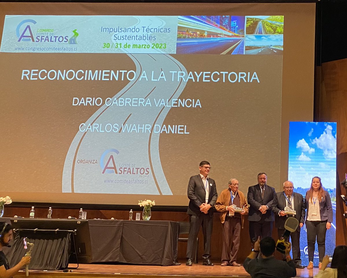 Claudio Fonseca (@cfonsecai) on Twitter photo En el Congreso de Asfalto se hace un Reconocimiento a la trayectoria a mis queridos Dario Cabrera y Carlos Wahr. Totalmente merecido a tantos años de entrega a esta área vial ....
MUCHAS GRACIAS !!!
<a href="/cda_cl/">Comité de Asfaltos de Chile</a> En el Congreso de Asfalto se hace un Reconocimiento a la trayectoria a mis queridos Dario Cabrera y Carlos Wahr. Totalmente merecido a tantos años de entrega a esta área vial ....
MUCHAS GRACIAS !!!
<a href="/cda_cl/">Comité de Asfaltos de Chile</a>