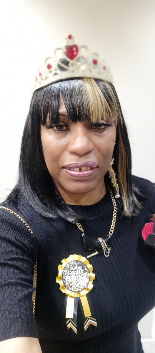 candy_sexy1's tweet photo. It'm a vibe! #AriesSeason #AriesGang #QueenCandy #32323 #GoldenBirthdayGirl 👸🎂🎉🎁😘 https://t.co/uauoEcwtcw