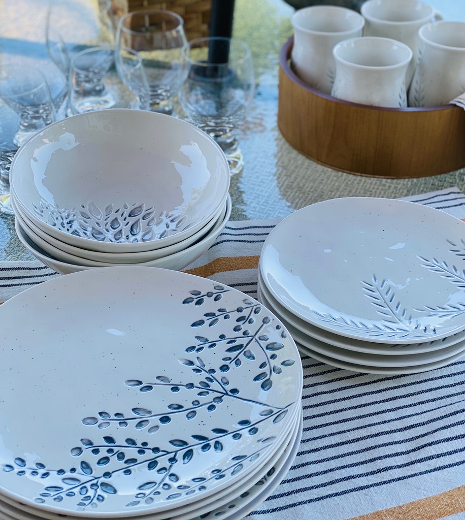 redvanillahome's tweet image. Spring has arrived and it is time to break out the beautiful Hudson Valley Night Dinnerware Collection! This collection is perfect for any spring gathering or romantic dinner for two.
redvanillahome.com/product-page/h…

#hudsonvalleynight #dinnerwarecollection #spring #beautiful #vibrant