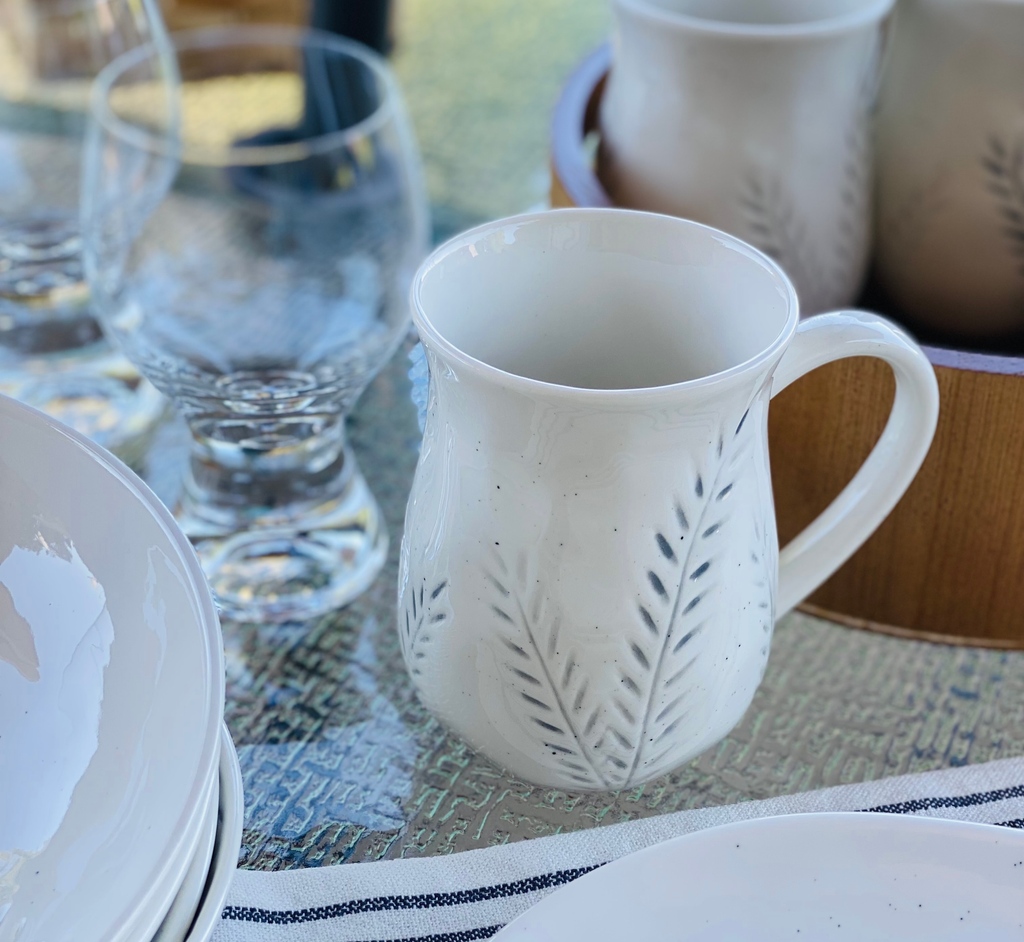 redvanillahome's tweet image. Spring has arrived and it is time to break out the beautiful Hudson Valley Night Dinnerware Collection! This collection is perfect for any spring gathering or romantic dinner for two.
redvanillahome.com/product-page/h…

#hudsonvalleynight #dinnerwarecollection #spring #beautiful #vibrant
