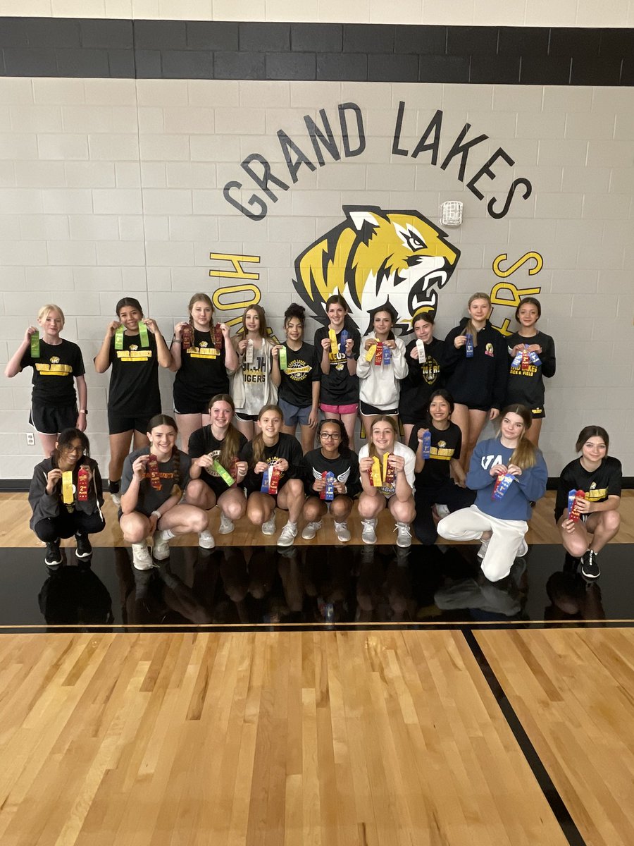 MrsGallardo21's tweet photo. Last night we hosted and performed great! 8th grade had a lot of PRs and 7th grade came home with 1st overall.

Go Tigers!!
@GLJH_Athletics @loganbain01 https://t.co/W7af9jtqk2