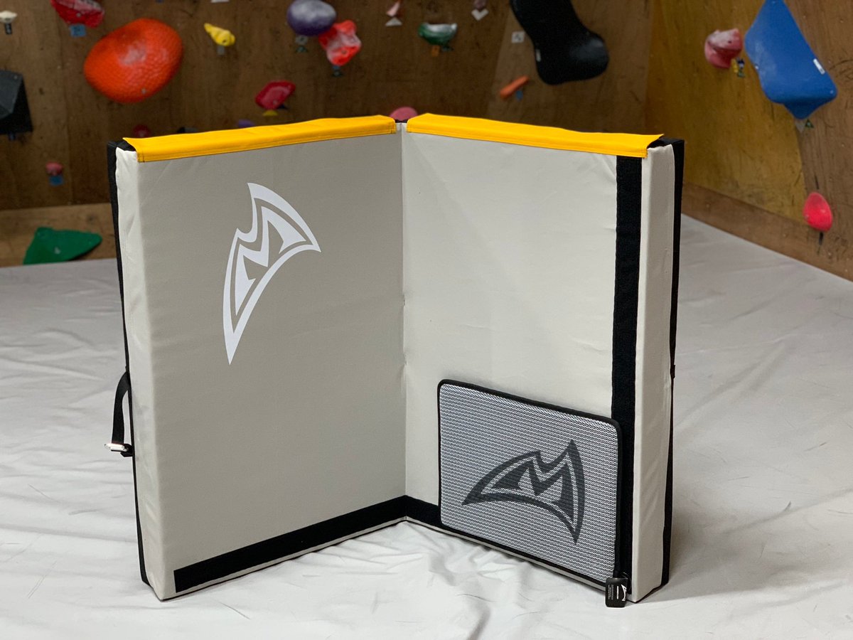 TripClimbing's tweet photo. Mad Pad(マッドパッド)フットマット付き 入荷✨
マッドロックの定番クラッシュパッド。
シンプルな装備ですが、高品質で高い性能を持つ素材を厳選して使用🤩耐久性、軽量性のいずれもバランス良し👍
#マッドロック
#madrock
#マッドパッド
#madpad
#クラッシュパッド
#ボルダリング
#岩場 https://t.co/waG3yFBG9N