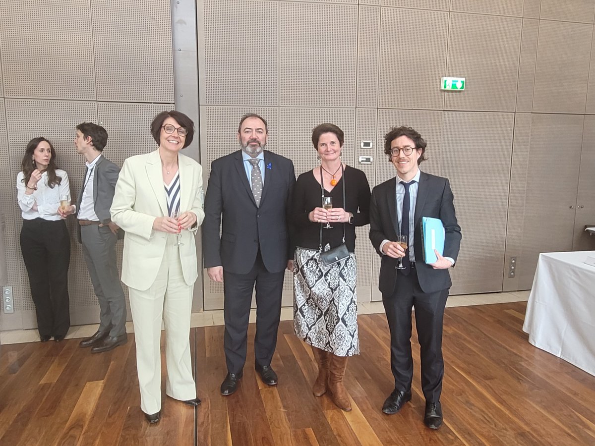 #RT <a href="/FRdigitale/">France Digitale</a>: RT <a href="/SnitemDM/">SnitemDM</a>: ✍️Le Snitem a signé le protocole d’accord avec <a href="/Sante_Gouv/">Ministère de la Santé et de l'Accès aux soins</a> ,<a href="/FranceBiotech/">France Biotech</a> &amp; <a href="/FRdigitale/">France Digitale</a> pour la prise en charge de la #télésurveillance médicale dans le droit commun

👏Une étape majeure qui définit les engagements des …