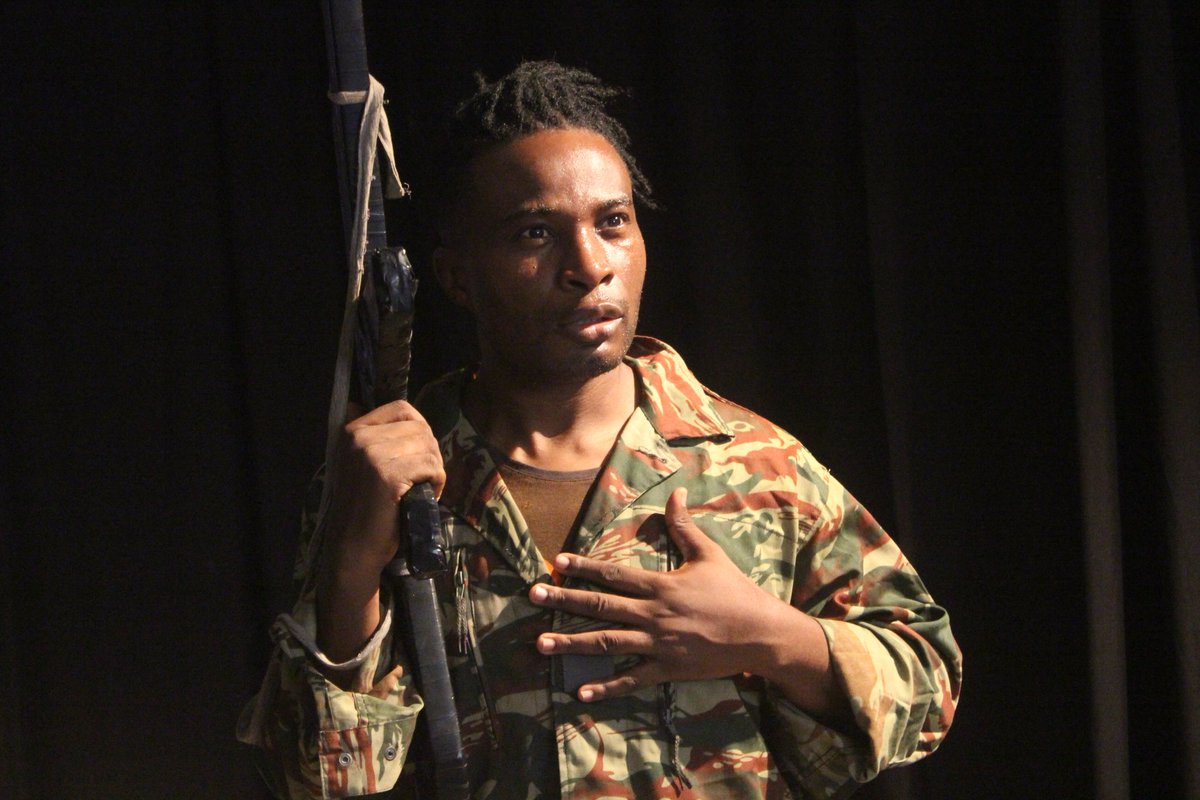 BertranBaleguel's tweet photo. Lui c'est le Caporal Boy Killer
À la guerre comme à la Gameboy https://t.co/iqPcO4xcsH