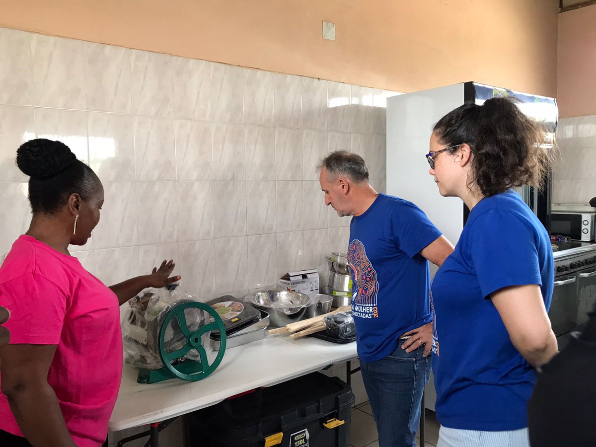 FranceMaputo's tweet photo. #MesdaMulher🇫🇷🇲🇿
🎊Inauguramos hoje a incubadora de #Manhiça, um recurso de transformação de habilidades da #Mulher em negócio💰💷🫰🏾, fomento do auto-emprego para a auto-suficiência. Uma iniciativa do projecto🇫🇷 de emancipação da Mulher Rural.
#Muleide https://t.co/0j2GXLgpZW