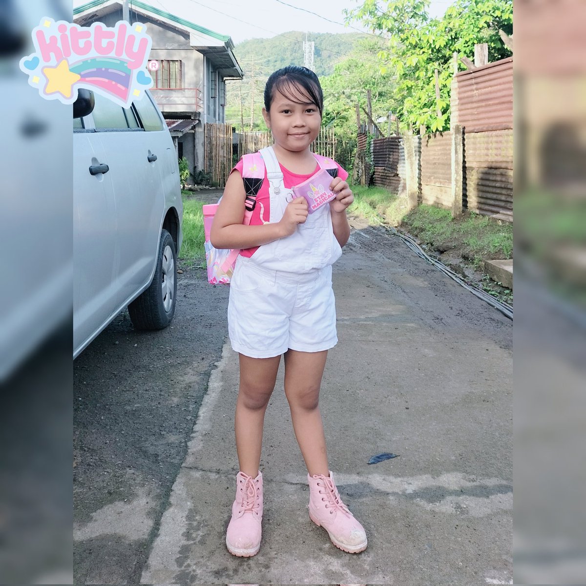 momma_cil's tweet photo. Ate Hanna Rain's favorite KITTLY Small Backpack and KITTLY Mini Coin Purse with terno STAY MAGICAL design π super cute pag matchy matchy π
Super good quality, matibay and it's no signs of fading kahit labhan mo ng labhan.
#Kittly
#AMBA203
#KITTLYAMBABatch3 https://t.co/Wwqf00yYsm