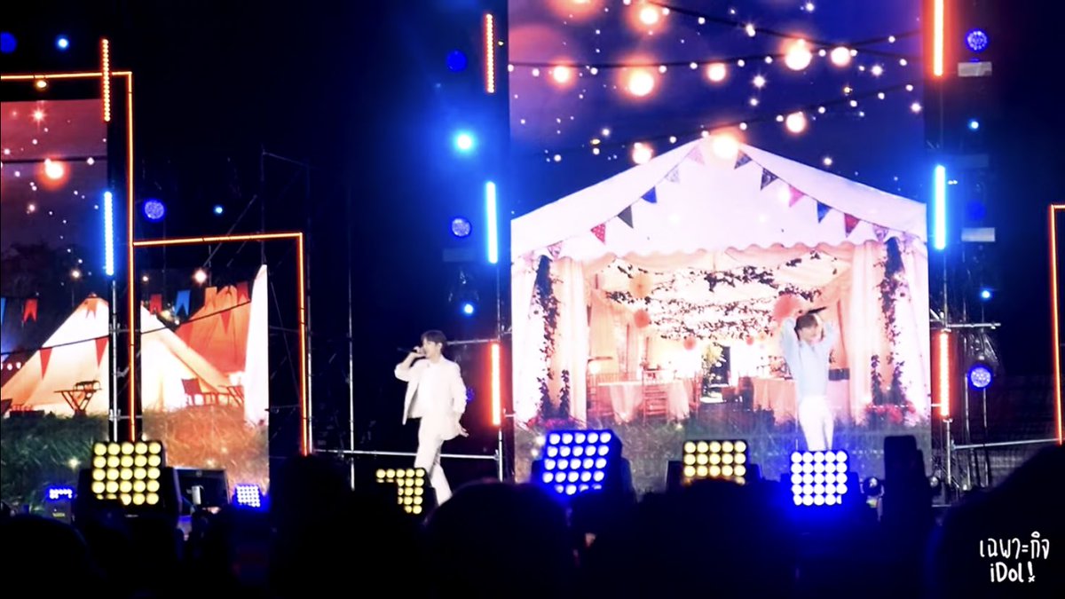 _momozz's tweet image. งาน #SoundCheck_TH ชีโปรดัคชั่นส์ปังอยู่นะ ดูเสตจบีทูบีดิโคตรน่ารักเลย ไหนจะพวกเอฟเฟค พลุ ไฟ คอนเฟตติ ตั่งต่าง เทอมันรึ่ดดดด(แค่เรื่องนี้นะงับ)