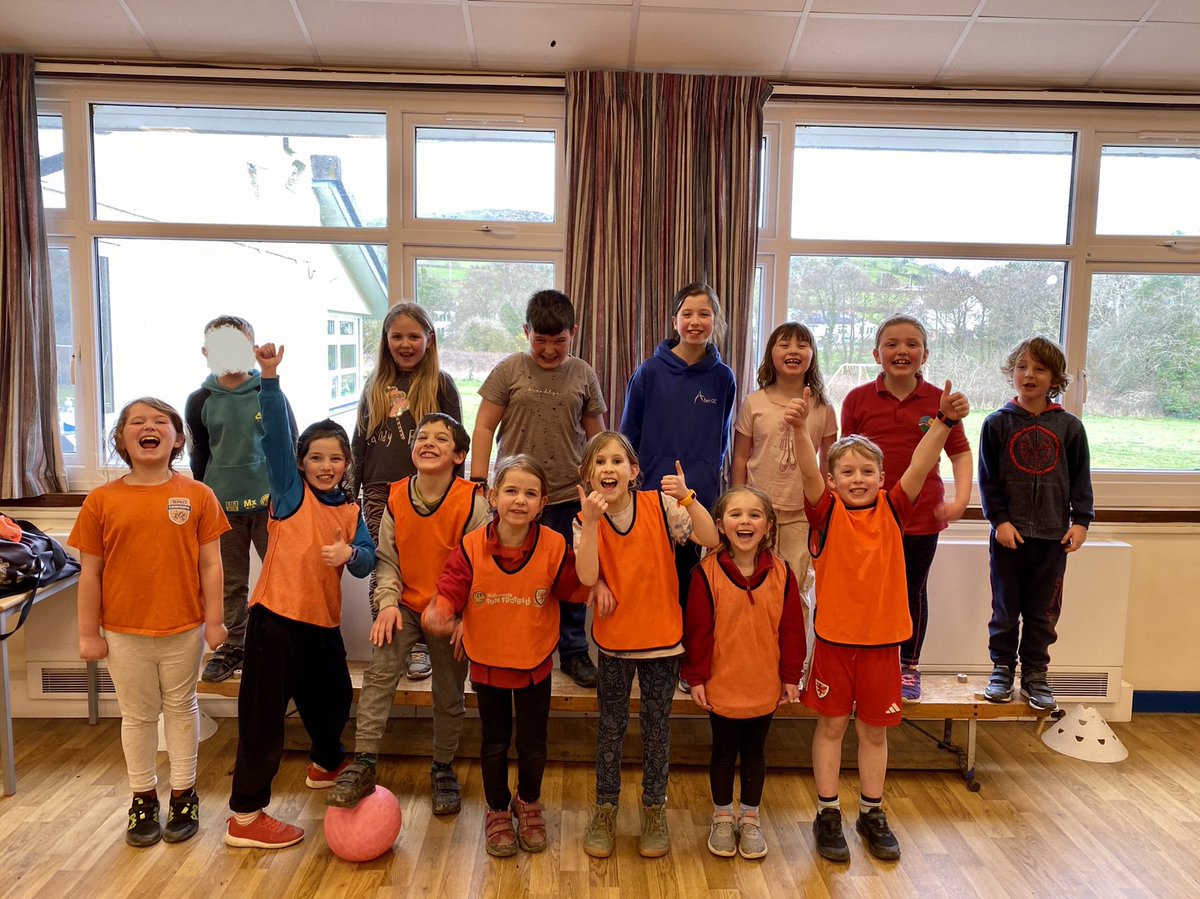 BmoCoaching's tweet image. Some snaps from our @YsgolTalybont clwb! Da iawn pawb! What a fantastic group! Dates locked in until the Summer holidays now. Can’t wait to see you after Easter! Pasg Hapus! 🐣 
#chwaraeon #joio #clwb #sport #schoolsport #partnerschool